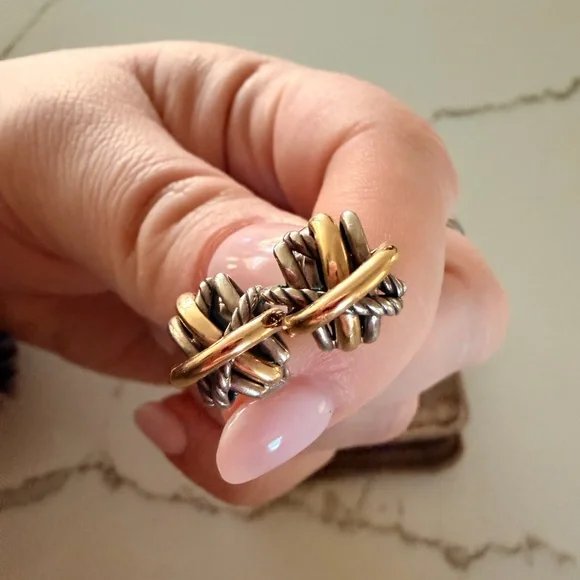 David Yurman The Crossover Collection Stud Earrings with 18k Yellow Gold - Picture 5 of 8